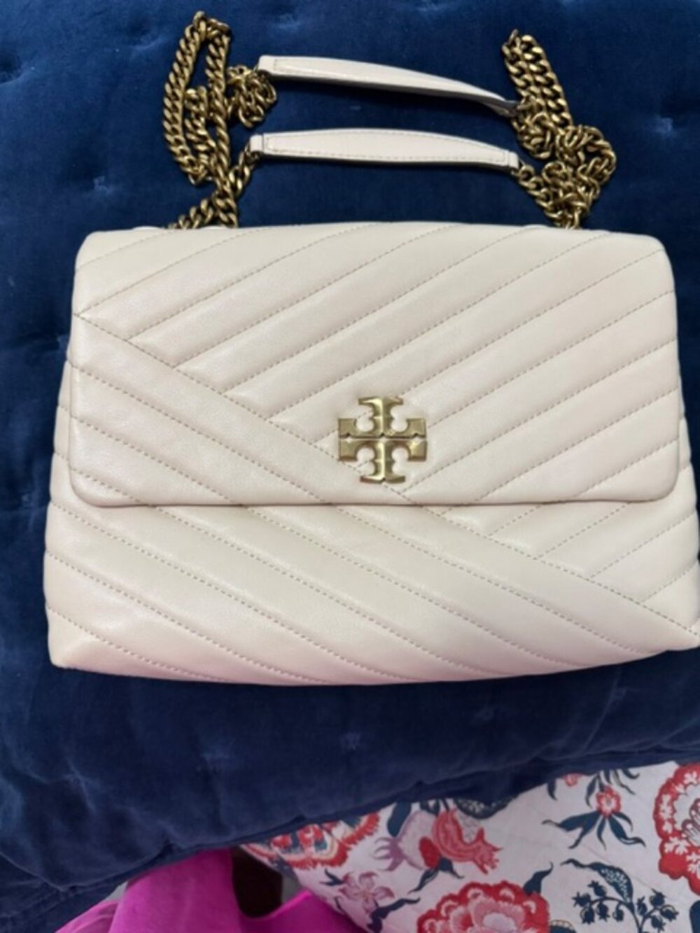 Tory Burch Kira chevron creme bag - Picture 4 of 4